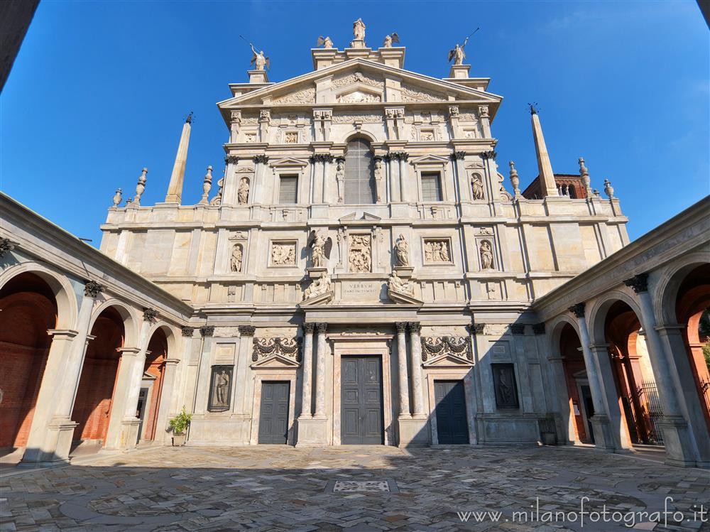 Milan (Italy) - Quadriporticus of the Church of Santa Maria dei Miracoli
